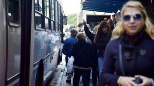 Lanzan línea para denunciar acoso en el transporte metropolitano