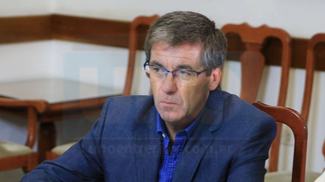 El ministro Ballay sentado en la mesa de negociaciones. Foto UNO Archivo. Diego Arias.&nbsp;
