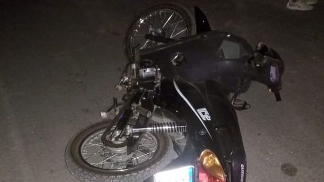 Paraná: motociclista chocó contra dos automóviles