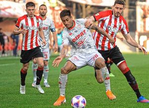 Nardoni y Portillo llegarán en capilla al duelo con Aldosivi