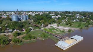 El proyecto del nuevo puerto triplicará la capacidad operativa del actual puerto de la Cooperativa Agropecuaria La Paz a 23.700 toneladas y 600 toneladas en barcaza por hora&nbsp;