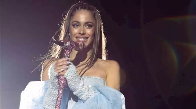 Tini Stoessel ofreció un exitoso show en Uruguay y recibió duras críticas de un cura en YouTube.&nbsp;