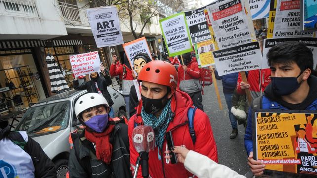 Trabajadores precarizados marcharon por el centro en reclamo de derechos laborales
