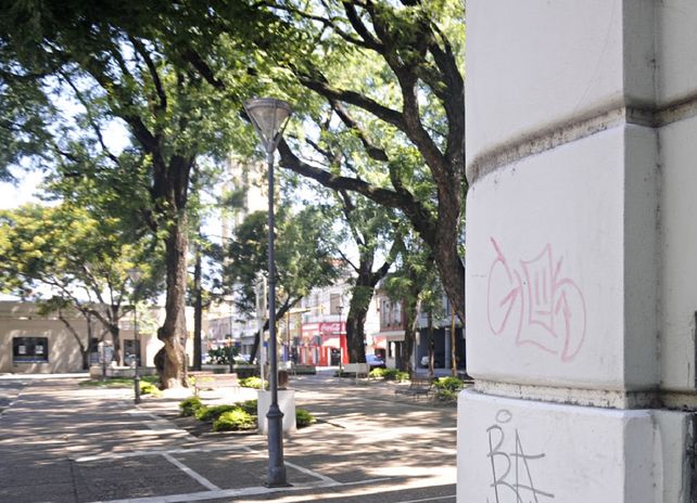 La entrega. Los falsificadores efectuaban las entregas en la plaza de Los Sapitos. Por su parte