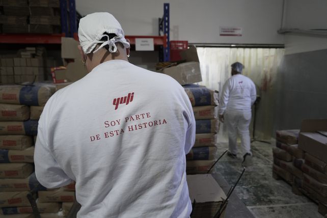 La planta de Yuli tiene 2000 metros cuadrados, divididos en dos plantas.