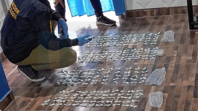 Narcomenudeo: tres detenidos y secuestro de más de 400 dosis de cocaína