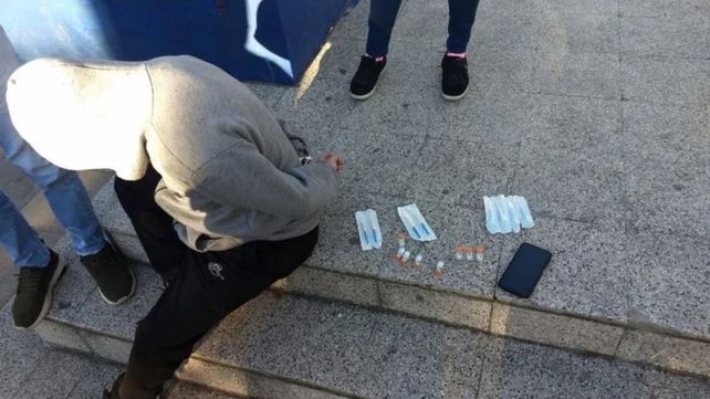 Escándalo en Berisso con un hombre que vendía vacunas contra el coronavirus 
