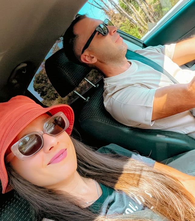 Diego Zubiri junto a su pareja Marina Sánchez García con quien hizo la canción.