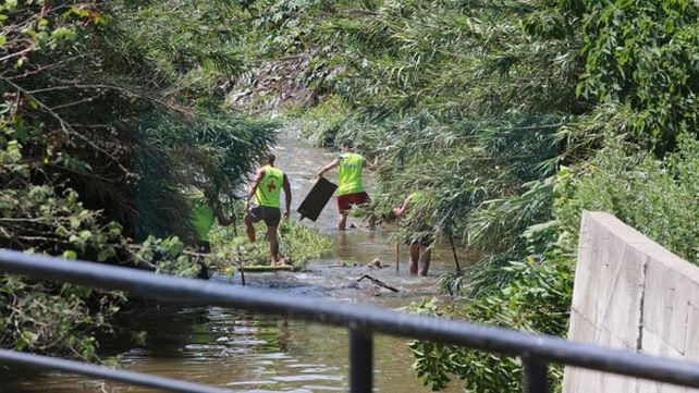 La policía suspendió la búsqueda de Fiorella en el arroyo Antoñico