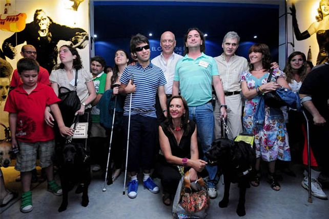 Presentarán proyecto para que personas ciegas puedan circular con sus perros guías