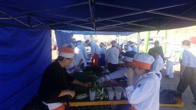 La paella gigante fue parte de los aromas y sabores de la Semana Santa en Paraná
