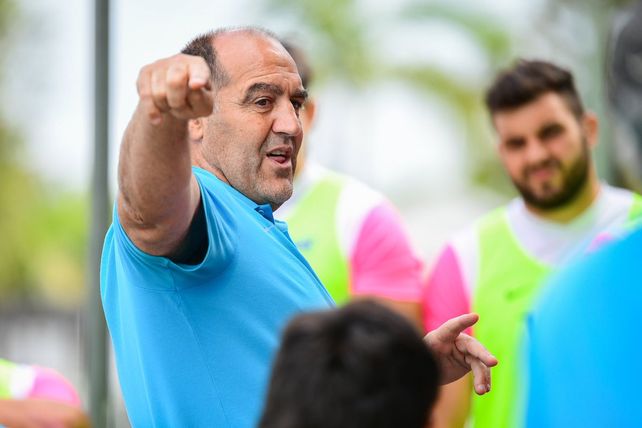 Mario Ledesma dio a conocer la lista y en ella