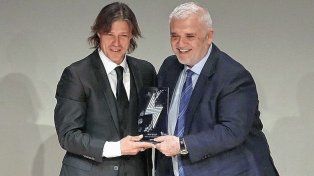 Matías Almeyda fue reconocido como el mejor entrenador del fútbol griego en la temporada 2023.