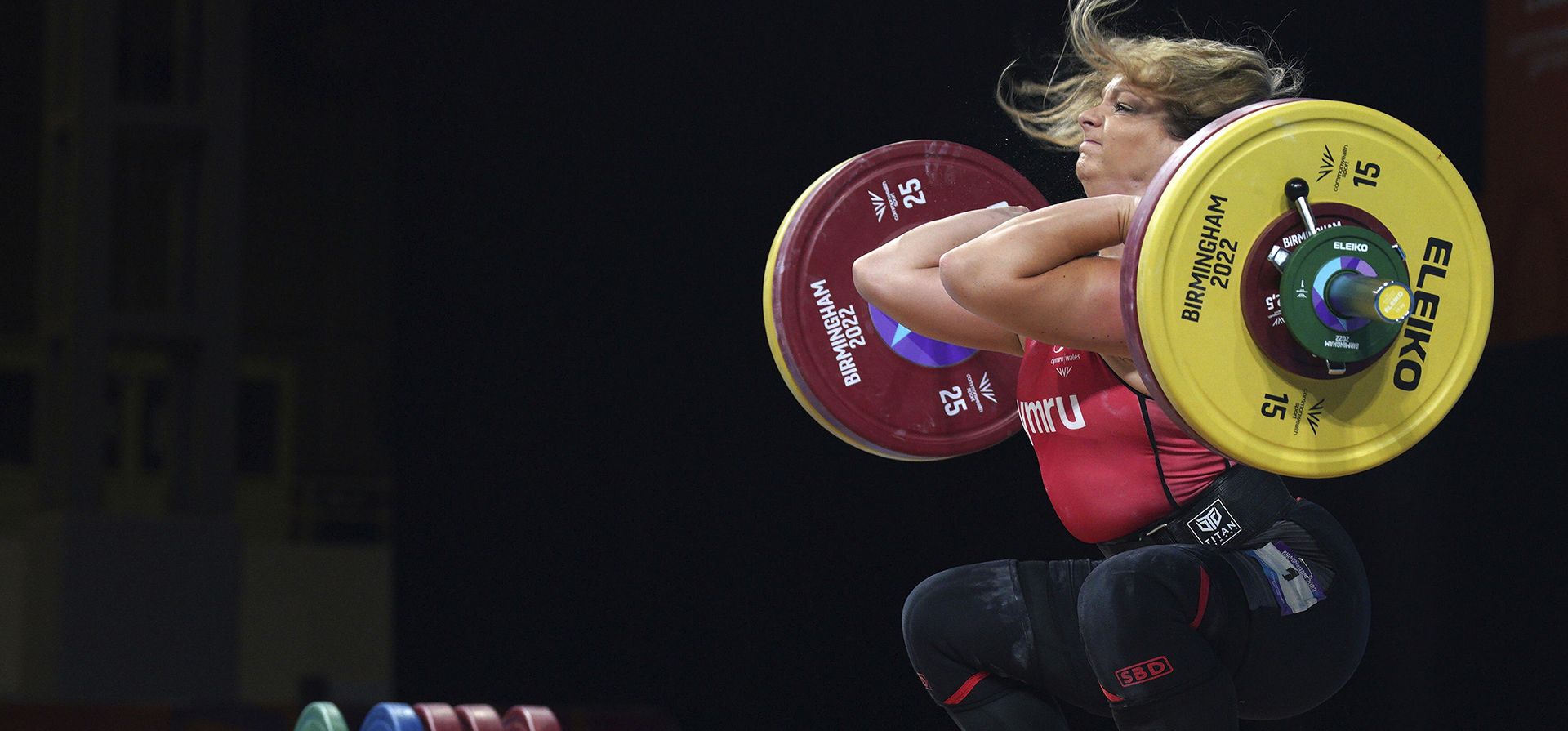 Amy Salt, de Gales, durante la competencia de levantamiento de pesas de 76 kg para mujeres en The NEC el quinto día de los Juegos de la Commonwealth de 2022 en Birmingham, Inglaterra, el martes 2 de agosto de 2022.
