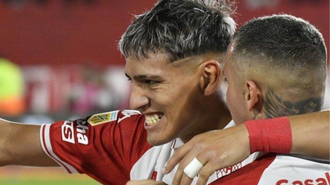 Unión le apunta a un delantero que quiso Colón y ya dirigió Madelón