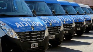 El gobierno incorporó 9 minibuses para la Policía de la provincia