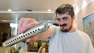 El hombre de la armónica. “Es un instrumento popular, pero pocos saben todo lo que se puede hacer con ella”, dijo el músico.