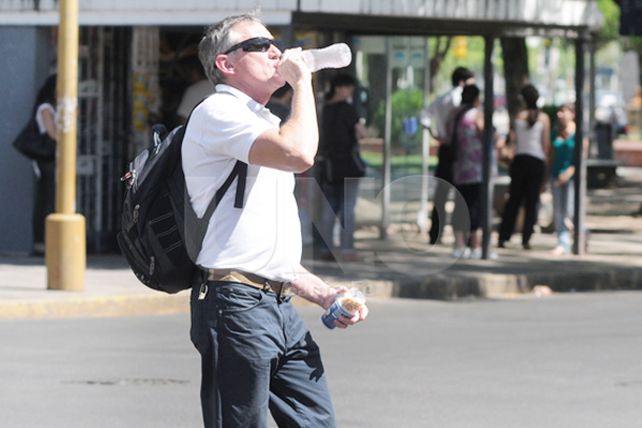 Continúa el alerta naranja y las altas temperaturas en la ciudad y región