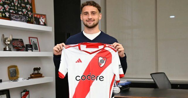 River presentó de manera oficial al defensor uruguayo Sebastián Boselli.