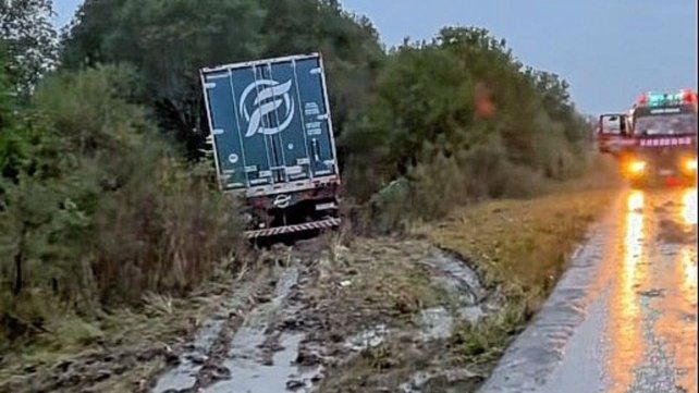 Dos camiones chocaron en Maciá y los choferes resultaron heridos.