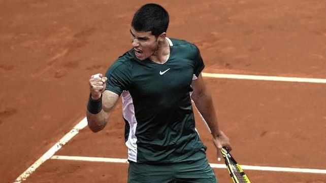 El joven español Carlos Alcaraz alcanzó el Top Ten del tenis mundial.