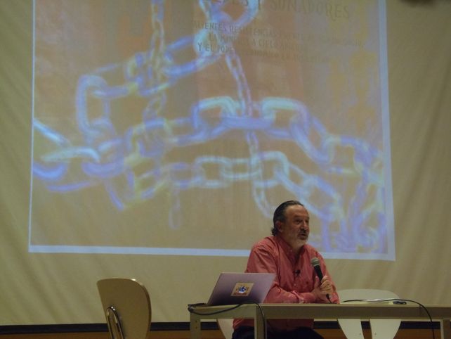 Ricardo Serruya en una de las tantas presentaciones de su libro.&nbsp;
