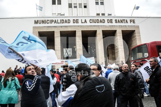 Seguridad: colectiveros piden cámaras y cabinas en los coches