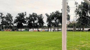 El estadio Mono Roteta se viste de gala para un partido oficial de Liga Santafesina.