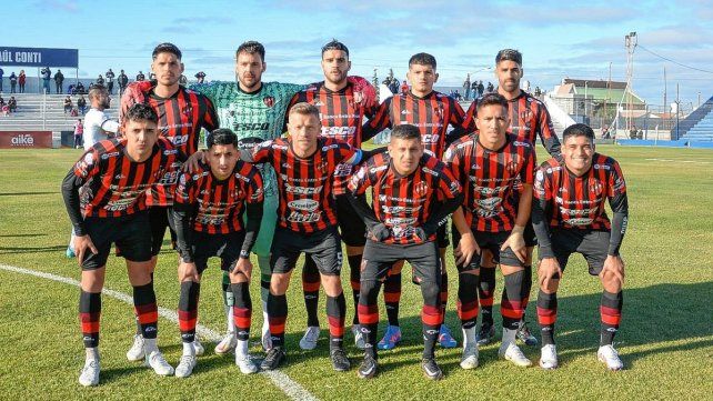 La alineación de Patronato que comenzó el partido en Puerto Madryn