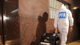 Analizan rastros biológicos hallados en una aspiradora del edificio donde vivía Angeles
