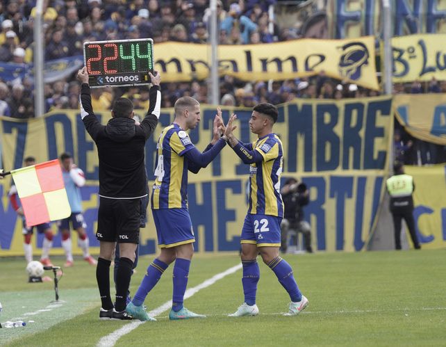 Módica por Giaccone. El Flaco no estaba al cien desde lo físico y por eso Holan improvisó por el Laucha de arranque.