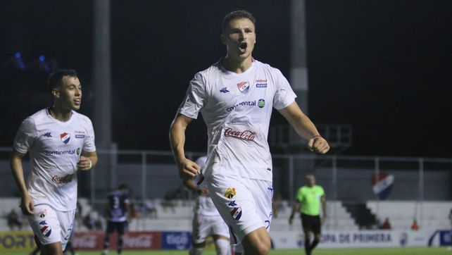 Facundo Bruera tuvo un gran semestre en Nacional de Paraguay.