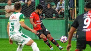 Colón perdió ante Defensa y Justicia y la actuación del equipo se pareció a cuando era dirigido por Marcelo Saralegui.