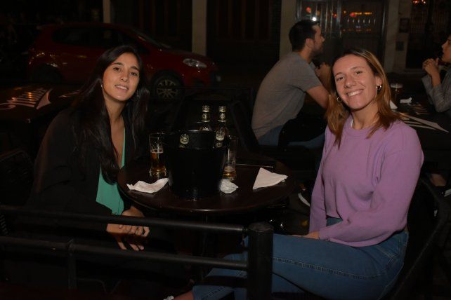 Lorena Ferrara y Catalina Irazoi.