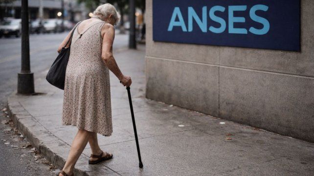 El bono para jubilados de Ansés pierde cada vez más poder adquisitivo