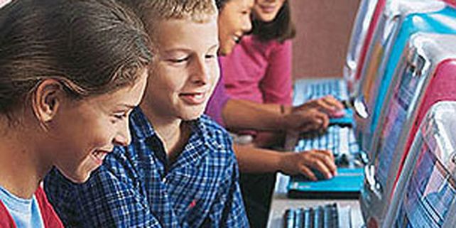 Los chicos se vuelcan cada vez m&aacute;s a Internet y le dedican menos tiempo a la TV