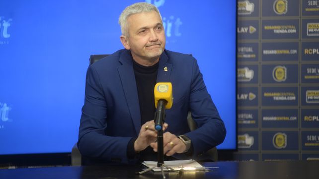 Al frente. Ricardo Carloni considera que Central está perdiendo demasiado tiempo.