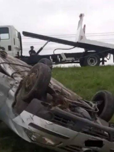 Ruta 14: volcó un auto con cuatro personas que regresaban del Mundial de Canotaje