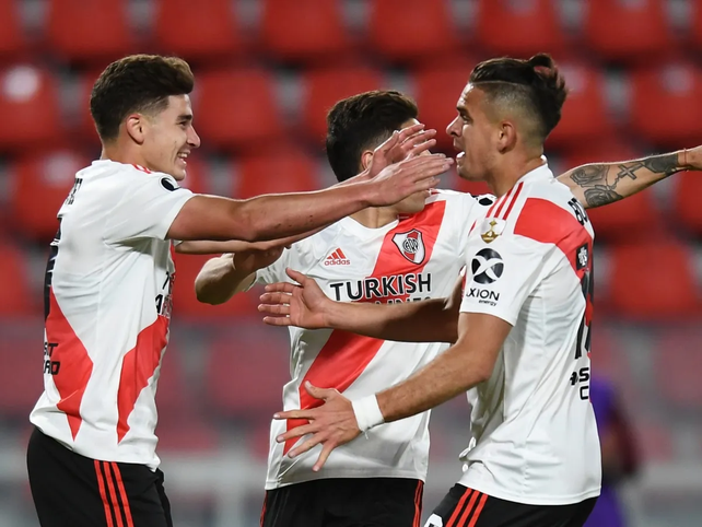 River goleó a Liga de Quito y terminó primero en su grupo