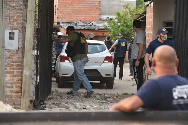 El hallazgo del Chevrolet Onix en un garaje de Ituzaingó al 7300
