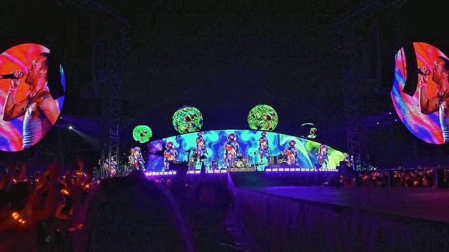 Coldplay hizo vibrar River y sorprendió a todos tocando De Música Ligera