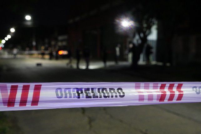 Lo acribillaron a balazos en barrio Alvear y llegó sin vida al Heca