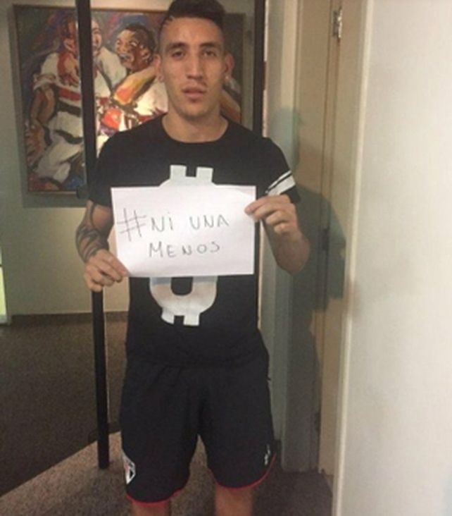 Otros tiempos. Ricky cuando posó por Ni Una Menos.