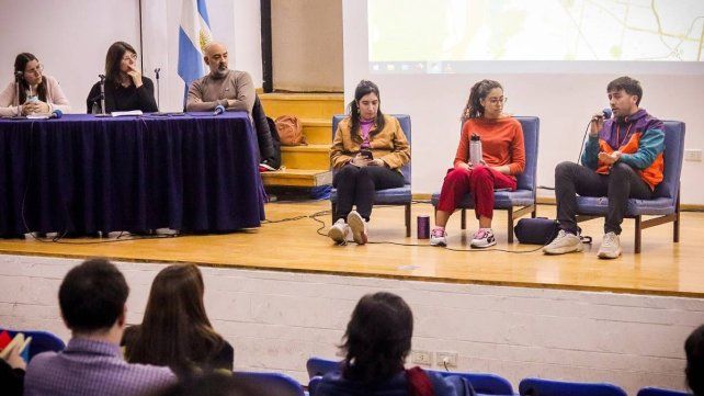 La Tecnicatura Universitaria en Gestión Cultural de la Universidad Nacional de Entre Ríos (UNER) celebra una década desde su aprobación en octubre de 2015. La carrera