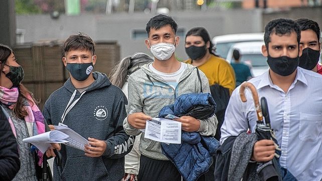 Covid-19: iniciarán vacunación de adolescentes sin riego