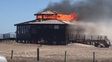Un voraz incendio destruyó un parador ubicado de Pinamar pero no hubo heridos