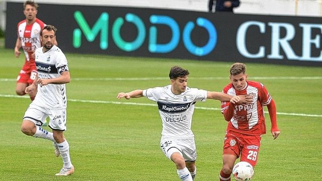 Unión sumó su tercera derrota seguida con Azconzábal como DT e igualó la misma racha que tuvo en la Copa Diego Maradona.