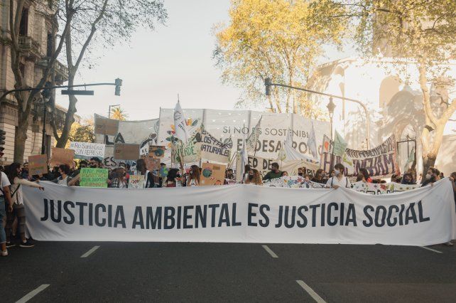 El ambientalismo unido en una sola causa: no a la Ley Ómnibus