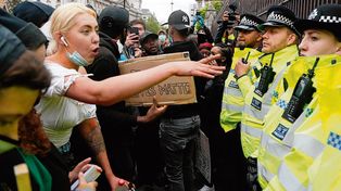 Las protestas en Londres derivan en choques violentos con la policía