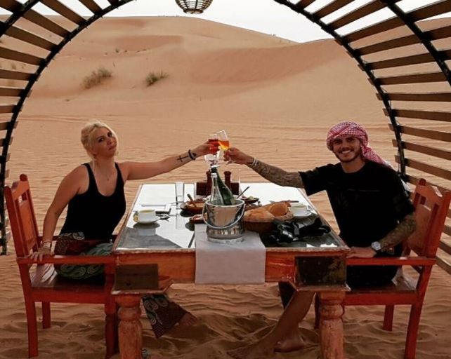 Las románticas postales de Wanda y Mauro Icardi que pasaron la noche en el desierto